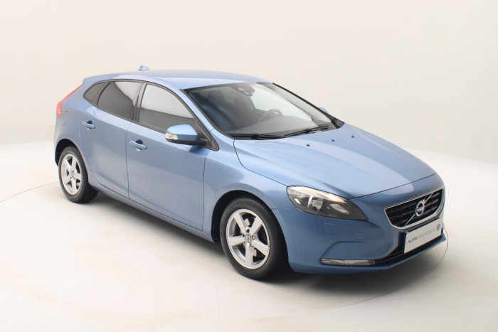 Volvo V40 T2 NEZÁVISLÉ TOPENÍ REZERVACE