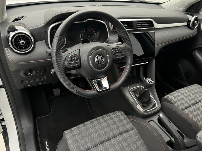 MG ZS 1.5 ESSENTIAL PLUS CZ 1.maj.