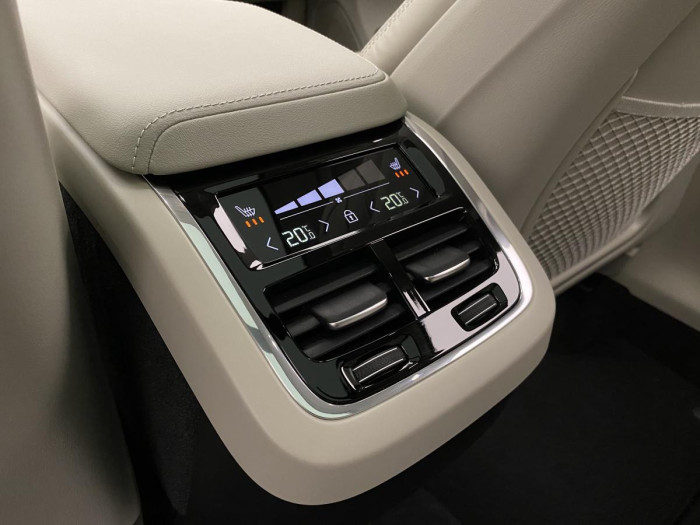 Volvo XC60 B4 AWD AUT DARK ULTIMATE