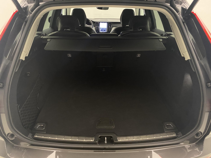 Volvo XC60 B5 AWD DARK PLUS AUT