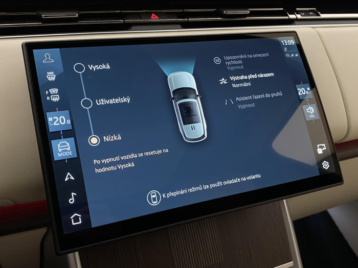 Land Rover Range Rover P550e AUTOBIOGRAPHY SWB