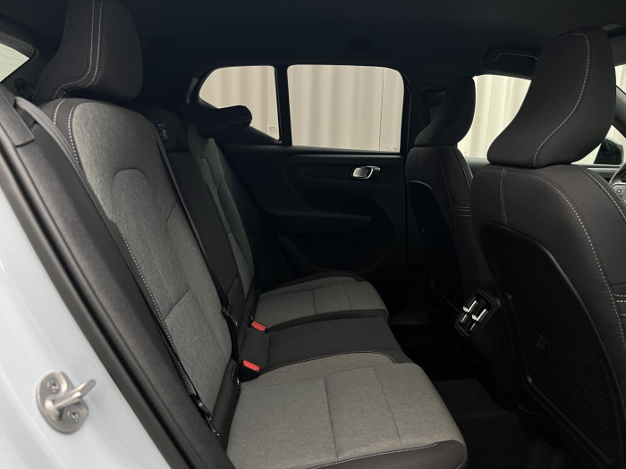 Volvo XC40 B3 PLUS DARK AUT CZ