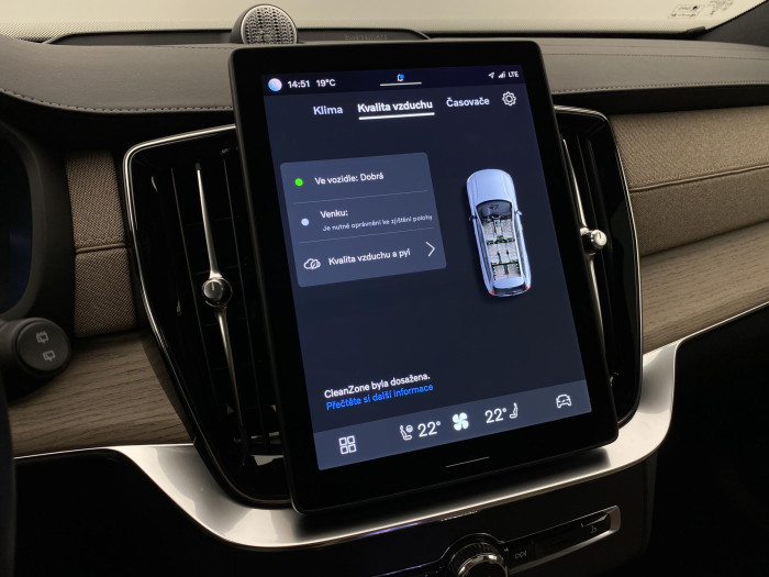 Volvo XC90 T8 AWD RECHARGE REZERVACE