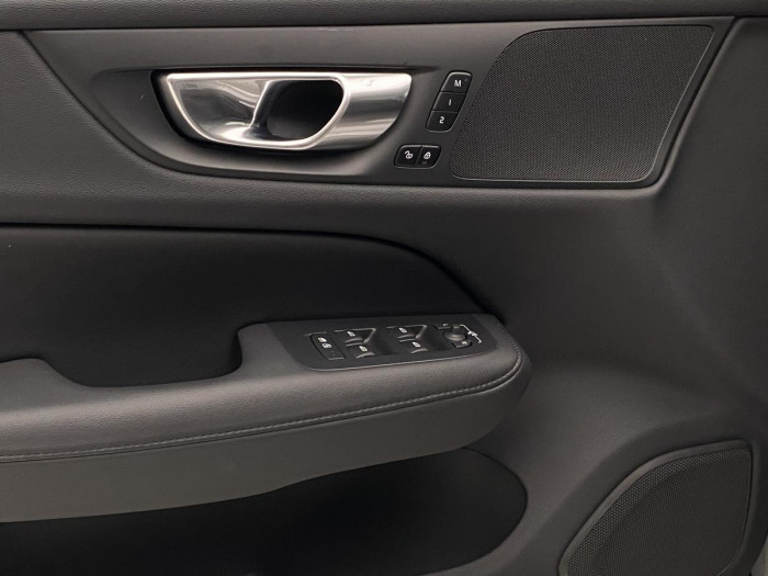 Volvo V60 B3 MOMENTUM AUT REZERVACE 2.0 Momentum