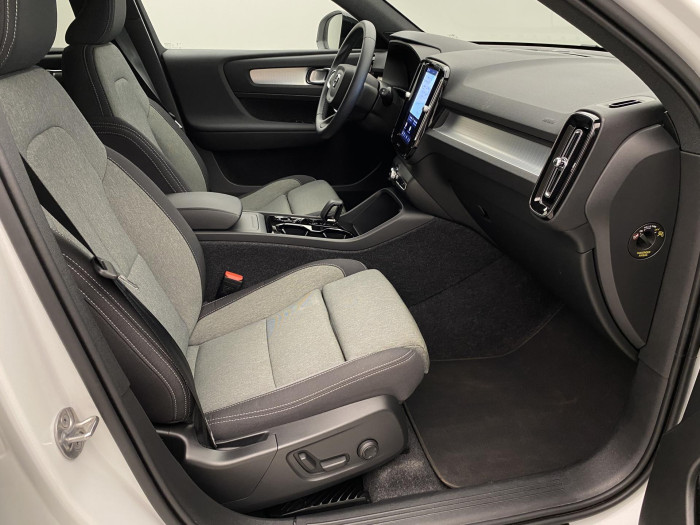 Volvo XC40 B3 DARK PLUS AUT CZ