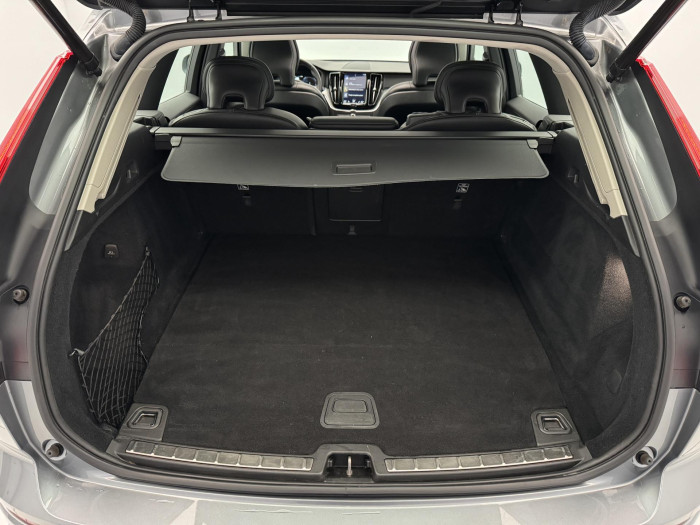 Volvo XC60 T8 AWD RECHARGE MOMENTUM 2.0 Momentum