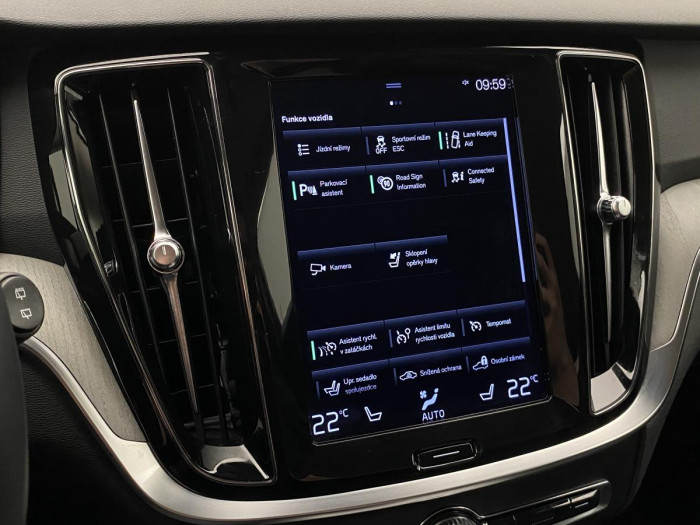 Volvo V60 CC B4 AWD ADVANCED REZERVACE 2.0 CC CC