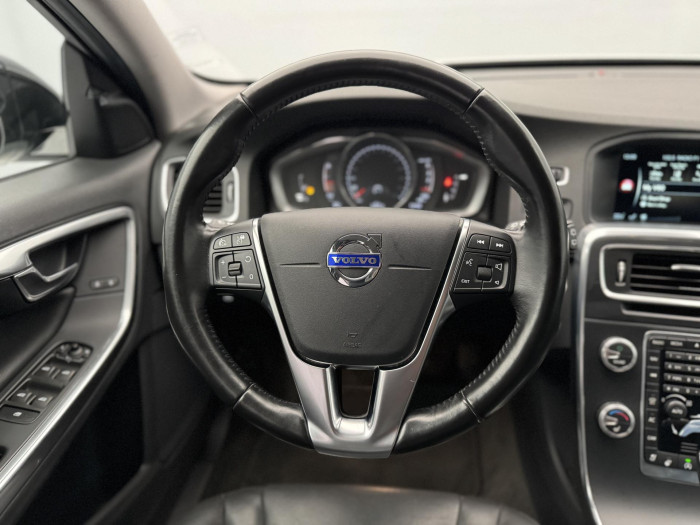 Volvo V60 CC D4 AWD SUMMUM AUT 2.4 d CC CC Summum