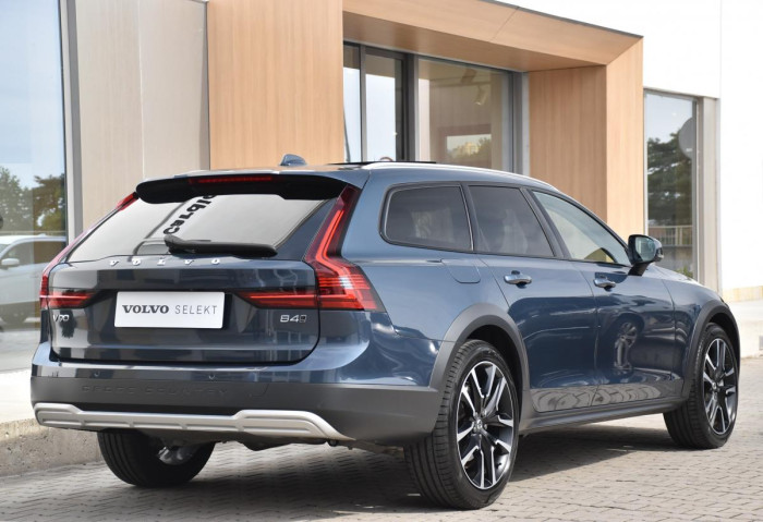 Volvo V90 CC B4 AWD PLUS BRIGHT 1.maj.