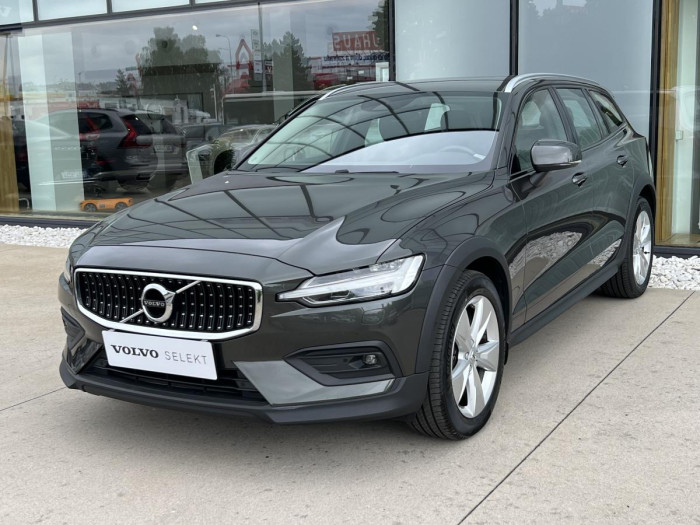 Volvo V60 CROSS COUNTRY B4 AWD Aut 1.maj