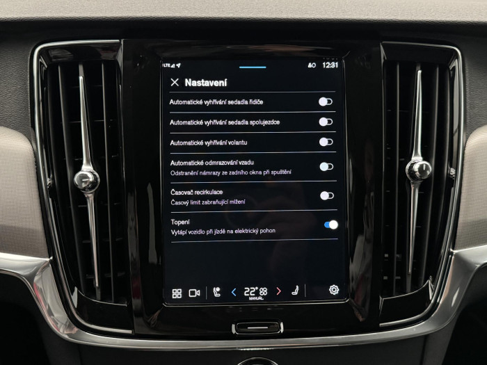 Volvo V90 T6 AWD RECHARGE DARK REZERVACE