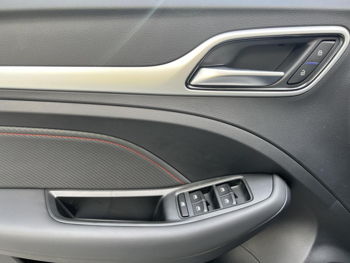MG ZS ELEGANCE - ZIMNÍ PNEU ZDARMA* 1.0 Elegance