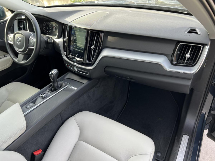 Volvo XC60 D3 MOMENTUM NAVIGACE 1.maj. 2.0 d Momentum