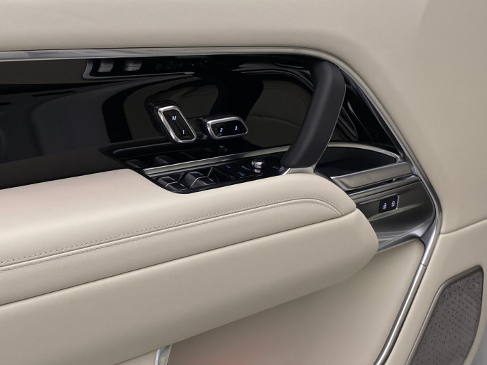 Land Rover Range Rover P530 AUTOBIOGRAPHY REZERVACE