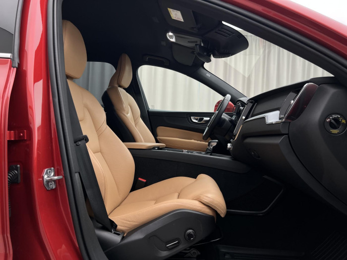 Volvo XC60 T5 AWD MOMENTUM PRO AUT 2.0 Momentum