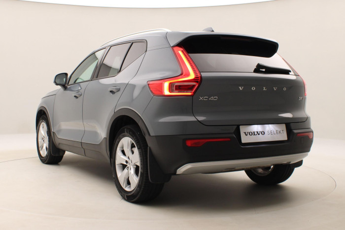 Volvo XC40 B4 AWD MOMENTUM REZERVACE 2.0 Momentum
