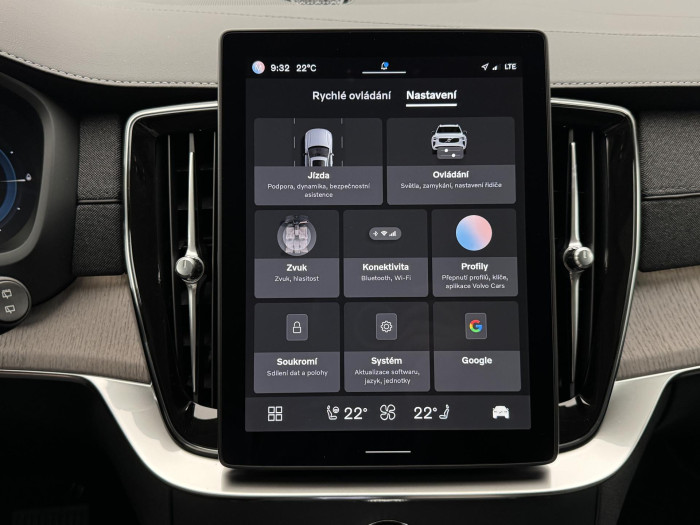 Volvo XC90 T8 AWD RECHARGE ULTIMATE CZ