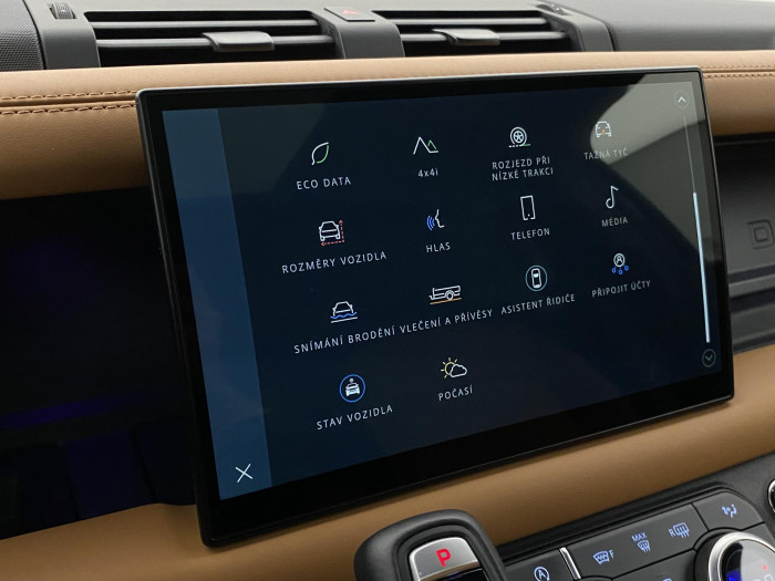 Land Rover Defender D300 HSE AUT AWD REZERVACE 3.0 d