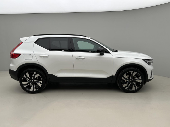 Volvo XC40 B3 ULTRA DARK AUT CZ