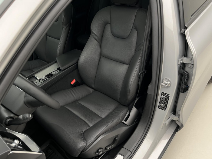 Volvo V60 B4 ULTIMATE DARK AUT 1.maj.