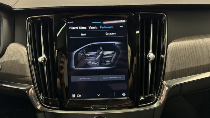 Volvo V90 CROSS COUNTRY B5 REZERVACE