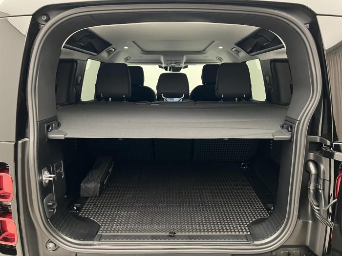 Land Rover Defender 110 D200 S AWD Aut REZERVACE 3.0 d