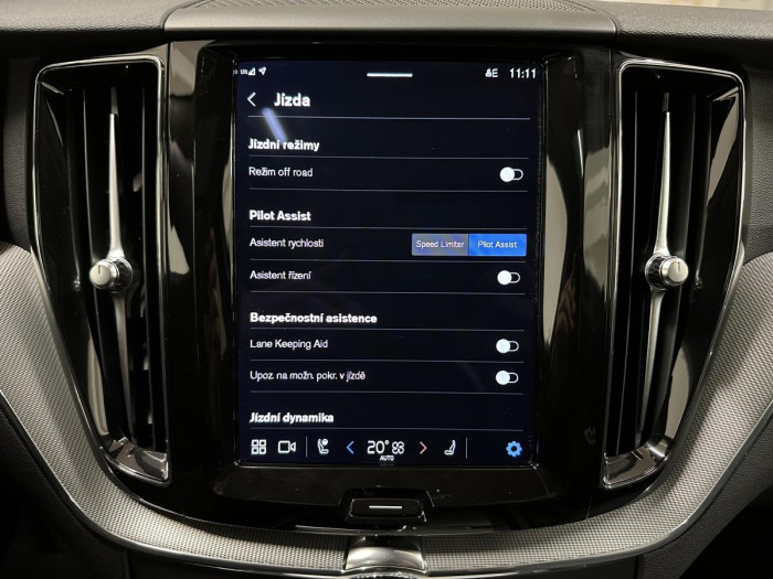 Volvo XC60 B4 AWD PLUS DARK REZERVACE 2.0 Plus