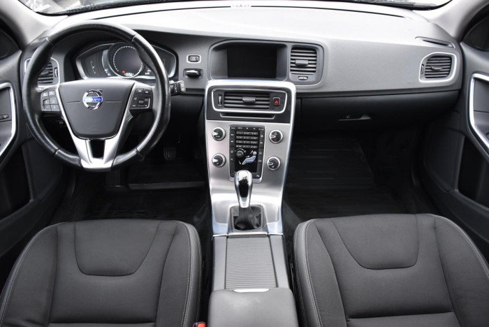 Volvo V60 D4 MOMENTUM REZERVACE 2.0 d Momentum