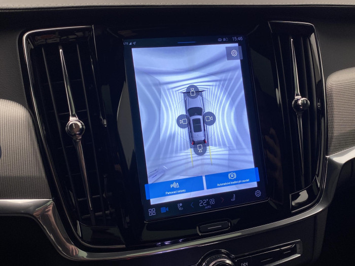Volvo V90 T8 AWD RECHARGE REZERVACE