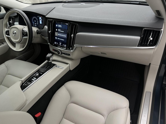 Volvo S90 D4 AWD MOMENTUM AUT CZ 2.0 d Momentum