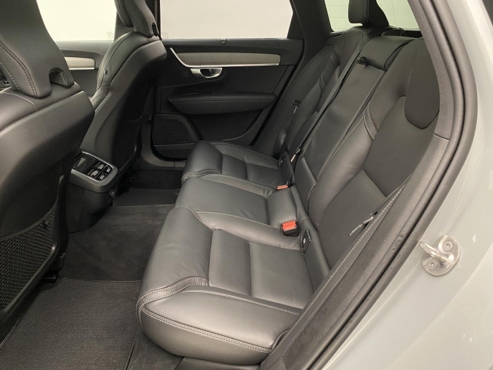 Volvo V90 CC B4 AWD ULTIMATE AUT CZ 2.0 CC CC