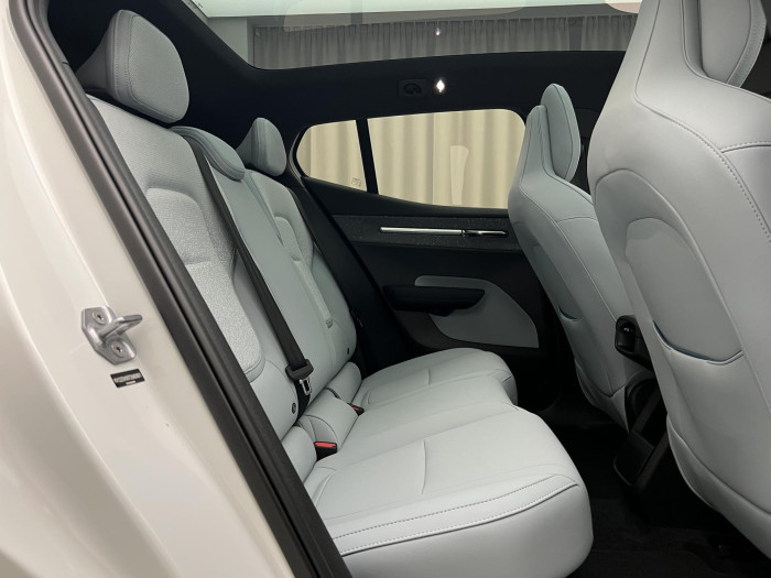 Volvo EX30 PURE ELECTRIC TWIN MOTOR ULTRA