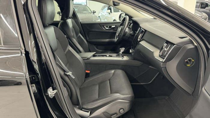Volvo V60 CROSS COUNTRY D4 AWD REZERVACE 2.0 d
