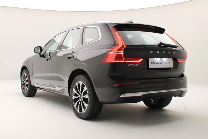 Volvo XC60 B4 AWD PLUS BRIGH REZERVACE