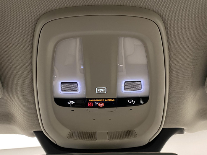 Volvo XC90 T8 AWD RECHARGE DARK REZERVACE