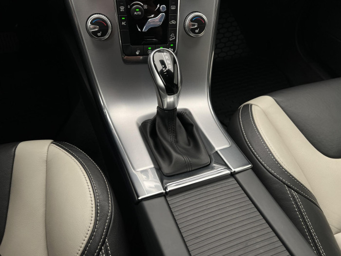 Volvo XC60 D4 AWD MOMENTUM AUT 2.4 d Momentum