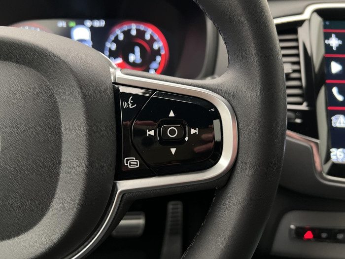 Volvo XC90 B6 AWD R-DESIGN AUT REZERVACE