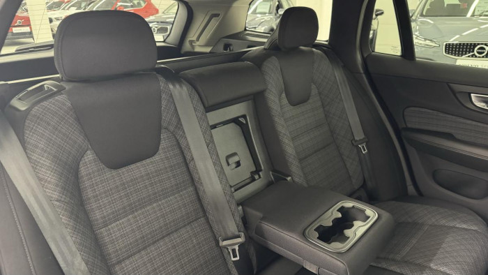 Volvo V60 CROSS COUNTRY REZERVACE