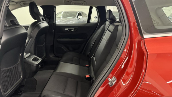 Volvo V60 D4 MOMENTUM ADVANCED REZERVACE 2.0 d Momentum