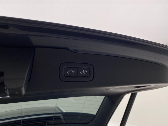 Volvo V60 T8 AWD PLUG-IN BRIGHT ULTRA CZ