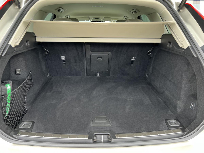 Volvo XC60 B5 AWD INSCRIPTION Aut CZ