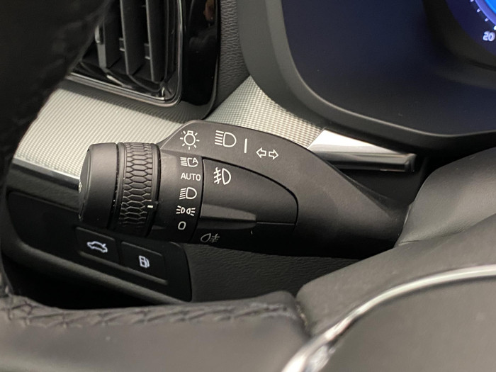 Volvo XC60 T8 AWD PLUG-IN PLUS REZERVACE