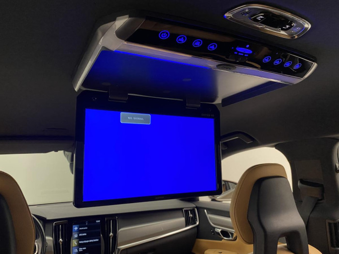 Volvo V90 D5 AWD MOMENTUM REZERVACE 2.0 d Momentum