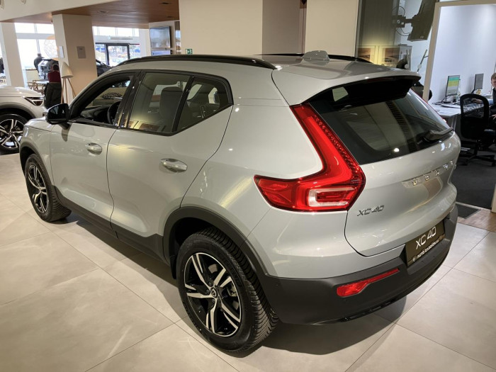 Volvo XC40 B3 AUT DARK PLUS 2.0 Plus