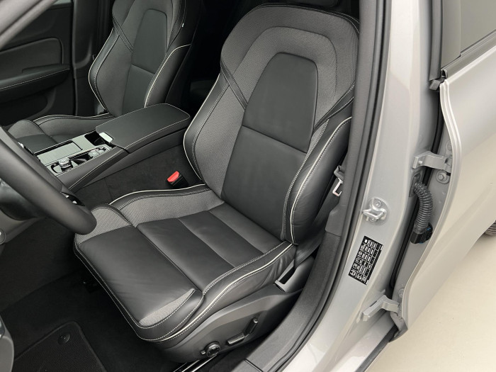 Volvo V60 T6 AWD RECHARGE PLUS DARK AUT