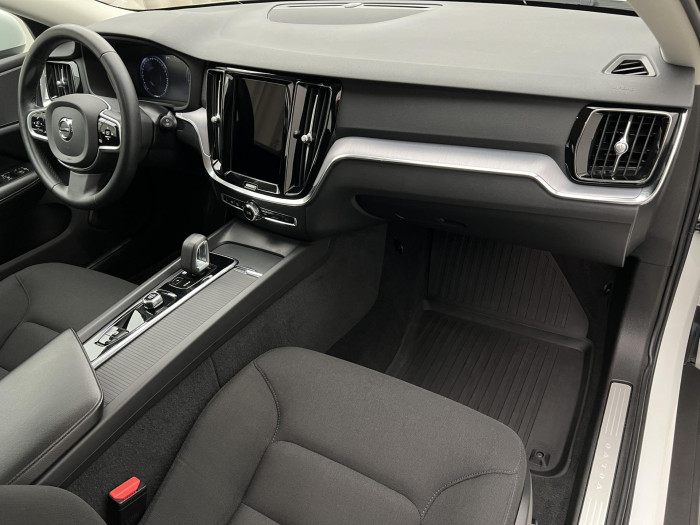 Volvo V60 CC B4 AWD AUT 1.maj 2.0 CC CC