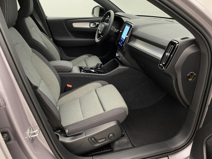 Volvo XC40 B3 DARK PLUS AUT CZ