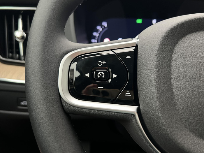 Volvo XC60 B5 AWD AUT DARK PLUS
