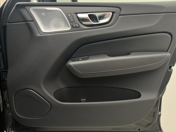 Volvo XC60 B5 AWD BLACK EDITION ULTIMATE 2.0 Edition