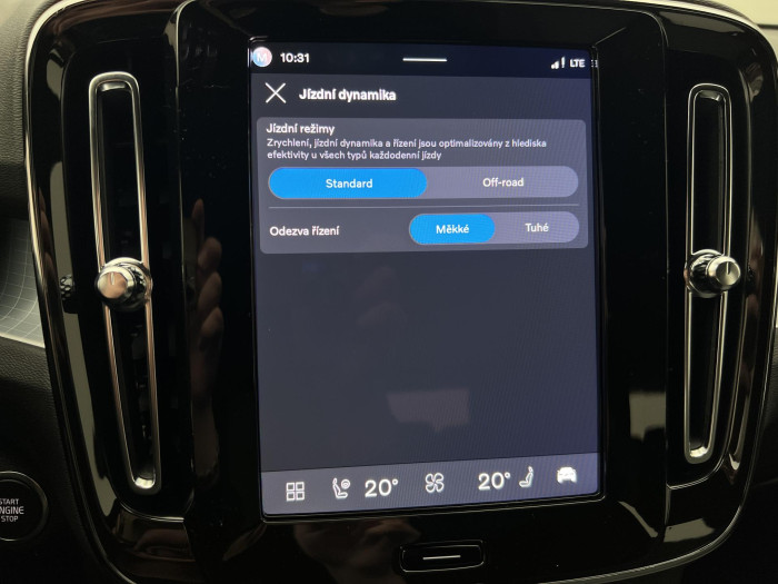 Volvo XC40 B3 DARK PLUS AUT